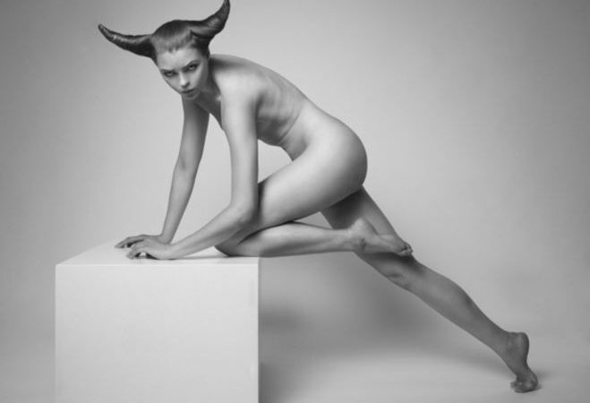 Как щяха да изглеждат зодиите ако бяха голи жени? img