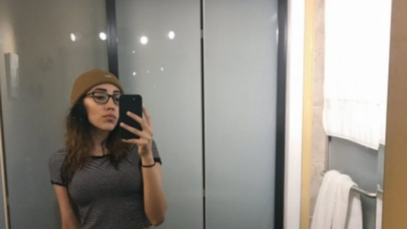 Тя си направи обикновено селфи и го качи в мрежата, като никога не е подозирала, че ще стане истински хит! img