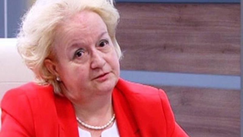 Вижте какво вещае Алена за 2017 година! img