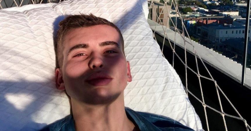 На пръв поглед съвсем обикновено симпатично момче, но когато погледнете тялото му (снимки) img