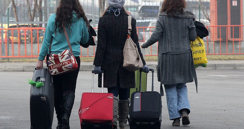 Разговор между 2 български емигрантки в Англия шокира мрежата – вижте го! img