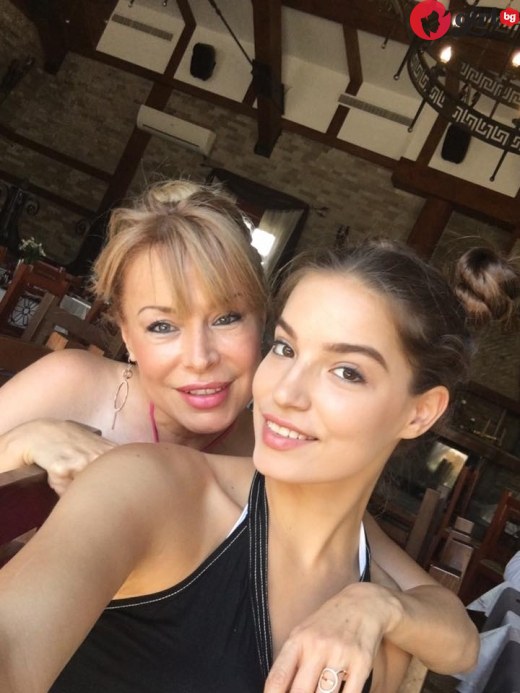 Мира Добрева и дъщеря й