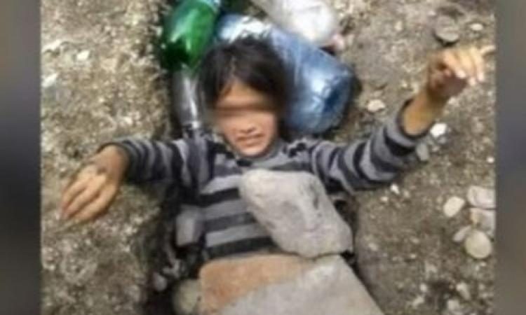 СНИМКА на циганче от Самоков, заровено живо в земята, разбуни мрежата img