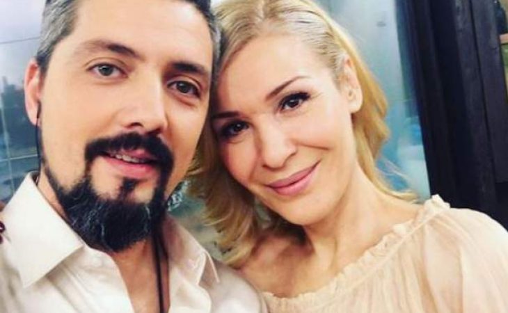 Стефан на Гала издаде куп пикантерии за връзката им и предстояща сватба! В свалката им участвала мистериозна секси мадама (СНИМКИ) img